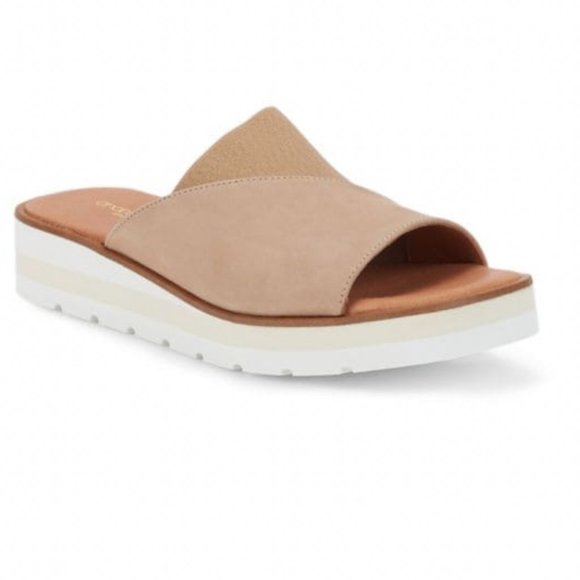 Andre Assous Platform Sandals - Picture 5 of 6